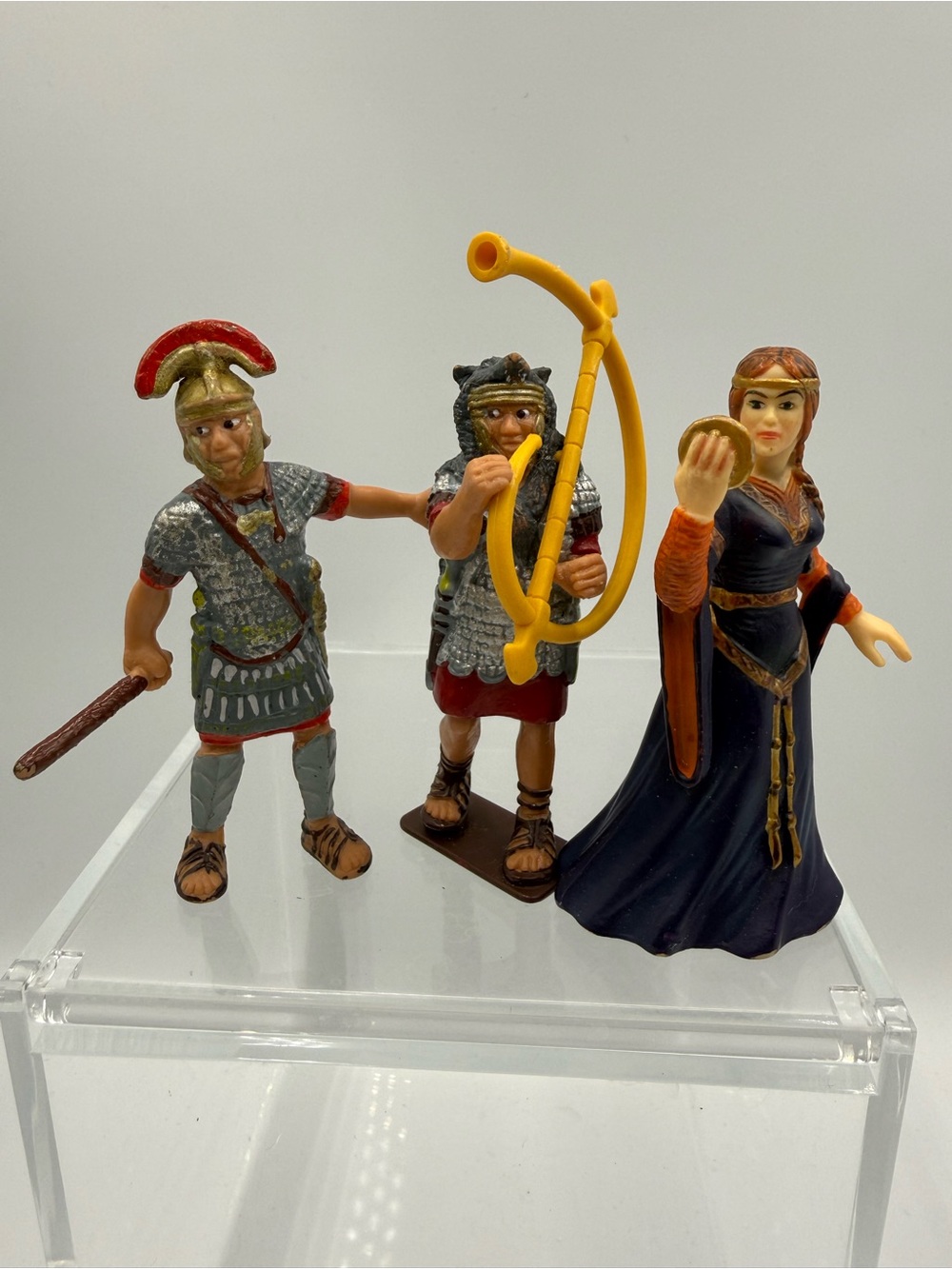 SCHLEICH KNIGHTS DAMSEL OF THE CASTLE 70026 RETIRED USED